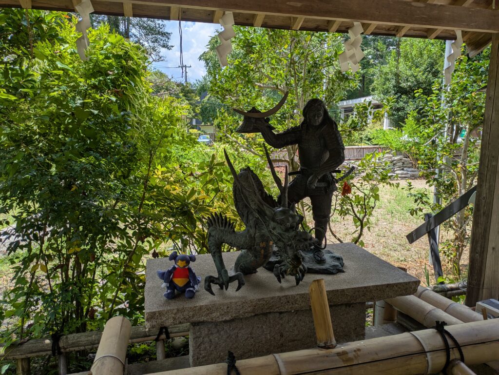 青叶神社的参道入口与鸟居