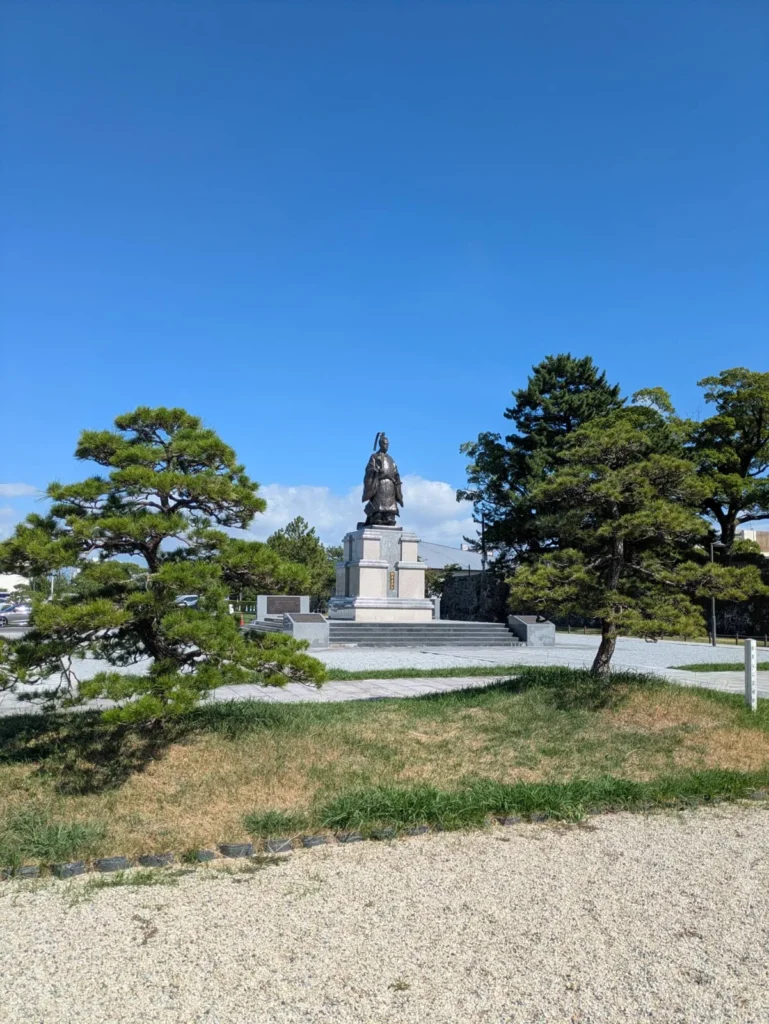 Statue of Nabeshima Naomasa in Saga Castle Park